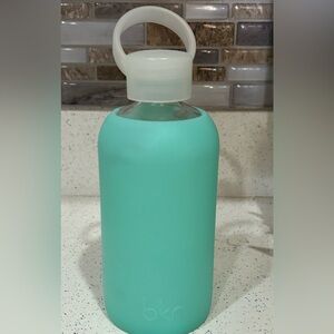 BKR glass water bottle in Holiday 500ml (16oz) like new